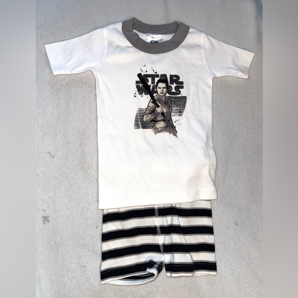 Hanna Andersson Star Wars pajamas, size 3